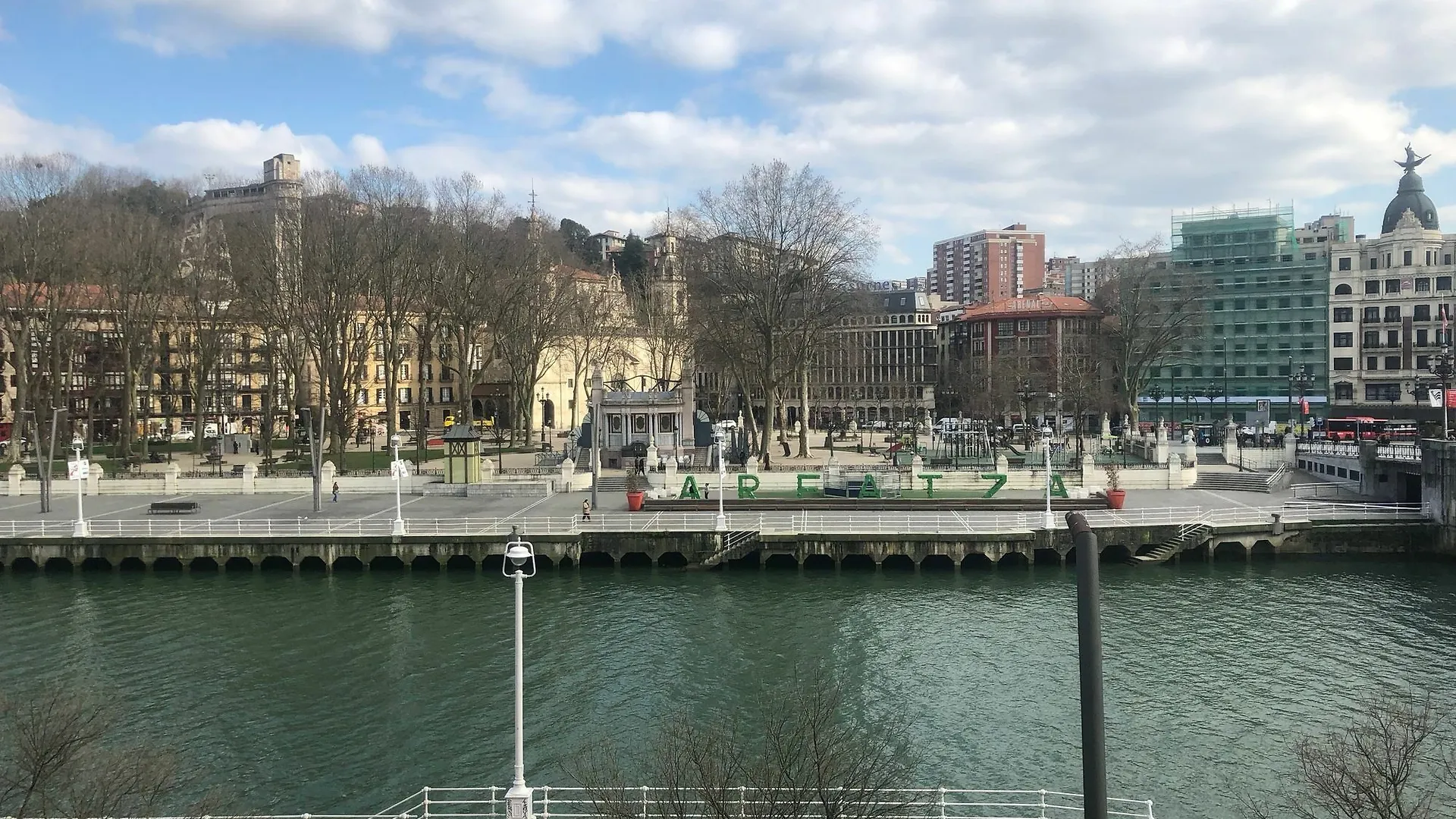 Piso Senorial En Corazon De Bilbao Lejlighed 0*,  Spanien
